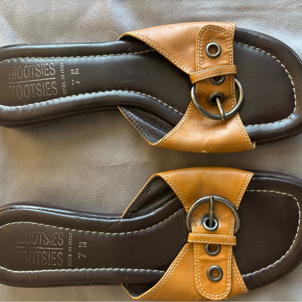 Mootsies Tootsies Tan Leather Slide Sandals